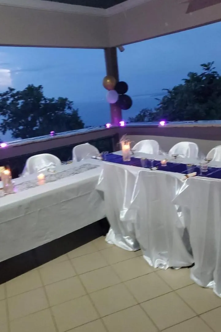 Boutique B&B At Stone Village Bluefields Bed & Breakfast