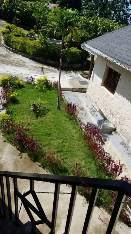Boutique B&B At Stone Village Bluefields