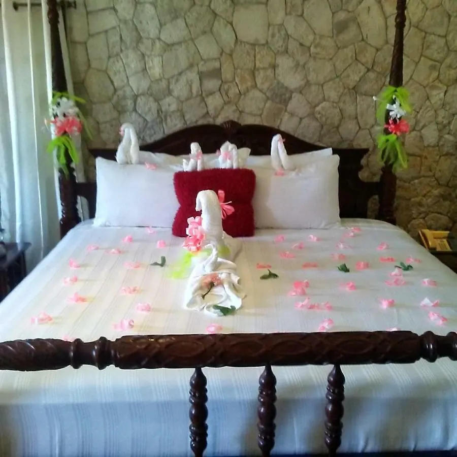 Boutique B&B At Stone Village Bluefields